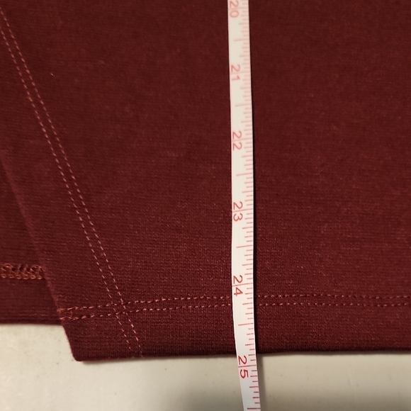 NWT Fitted Burgundy Skirt W/ Slit - Picture 5 of 6